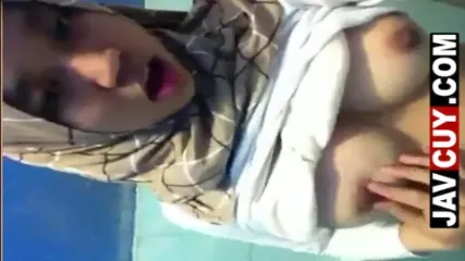 Bokep Cewek Berhijab Toket Gede Ngocok Memek